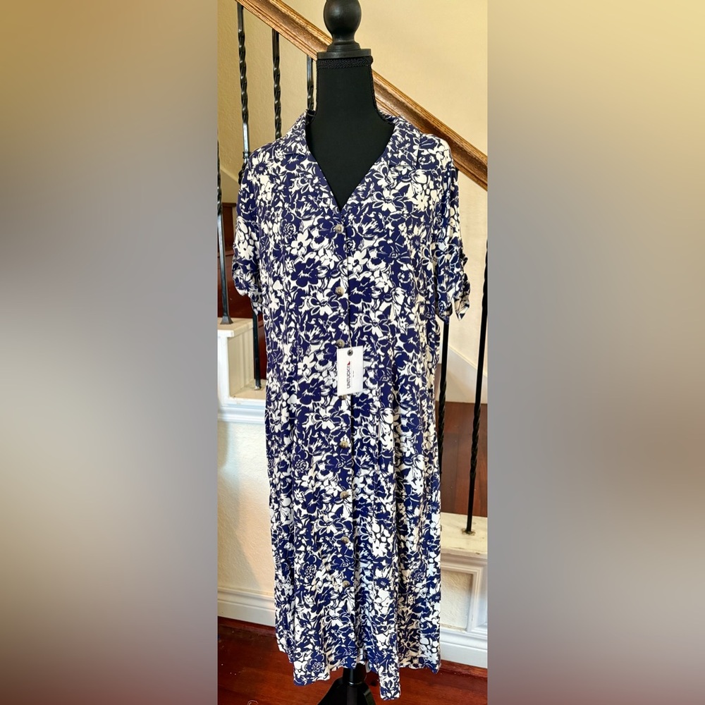 UNTUCKit Blue and White Floral Midi Dress - Picture 3 of 15